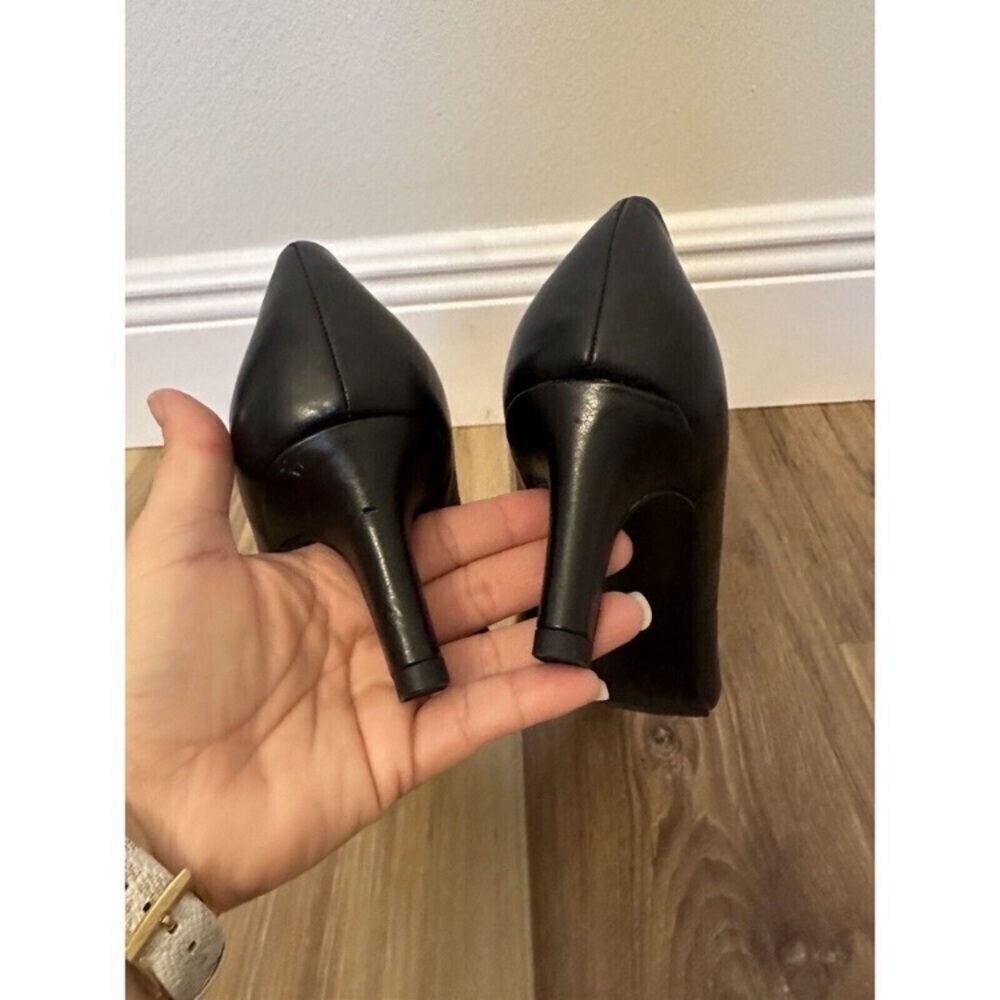Black Pumps - Picture 9 of 10